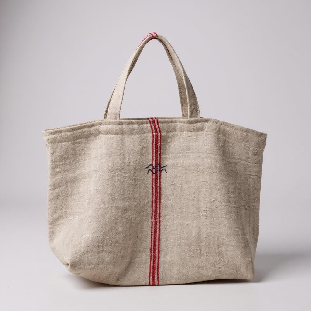 Red Shopper & Wave