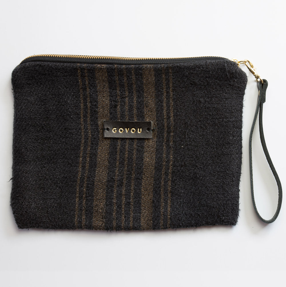 `light´ Striped Clutch