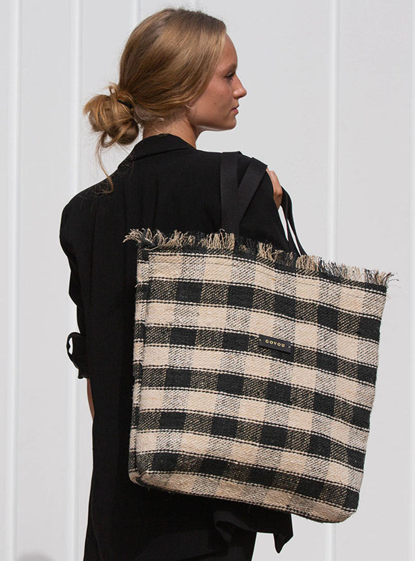 BLACK & WHITE  WOOL   TOTE
